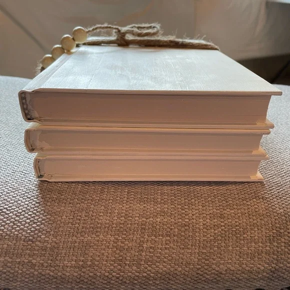 Painted book decor - Picture 5 of 8